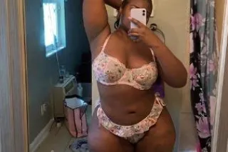 2 SEXY CHOCOLATE AVAILABLE 🍫 - Image 2