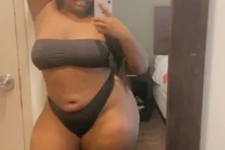 2 SEXY CHOCOLATE AVAILABLE 🍫 - Image 5